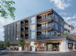 2520 Guelph St #404, Vancouver, BC V5T 0K7