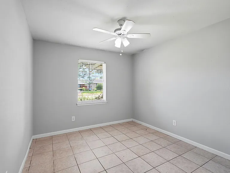 2607 Clearview Cir — Photo 22