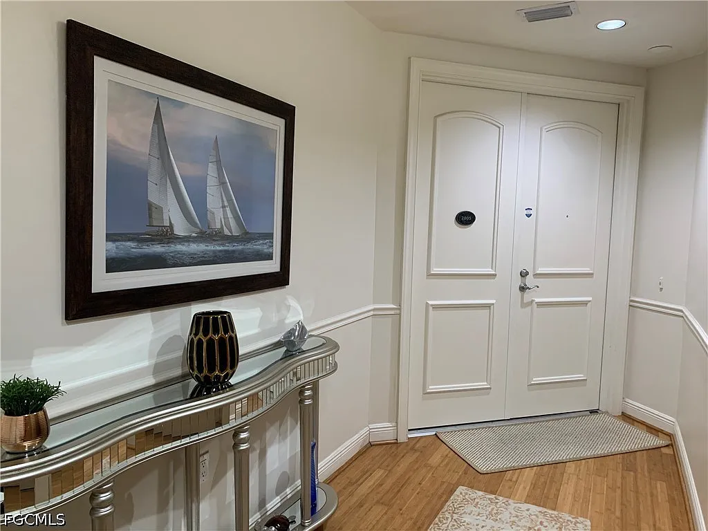 3 bed, 2.5 bath, 2258 sqft, $3,300 — Photo 2