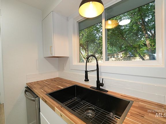 4th image of 7102 S Ravenswood Way