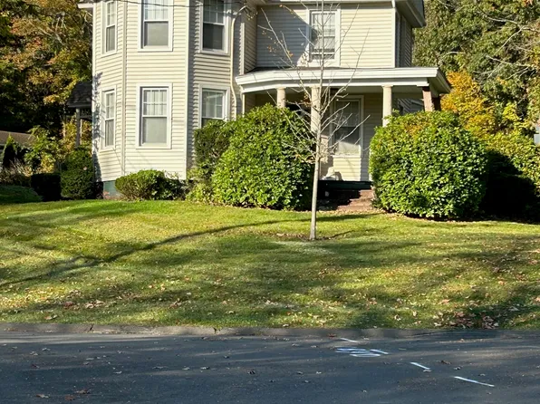 215 Sherman Ave, Hamden, CT 06518