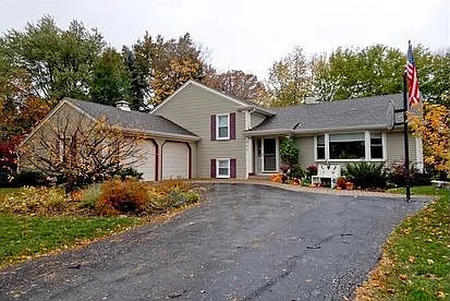 957 Bluestem Ln photo 1
