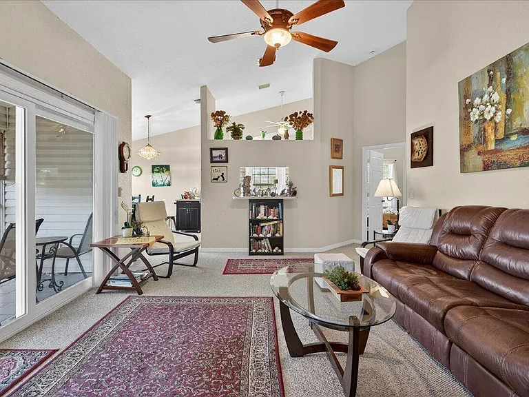 1810 Waterford Dr #6 — Photo 4