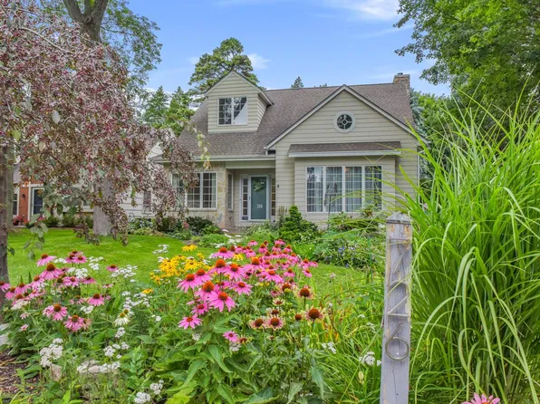 726 West Apple Tree ROAD, Glendale, WI 53217