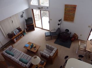 564 Leonhardt Rd, Becket, MA 01223