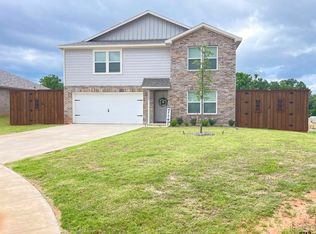 1007 Ripplewood Cir, Chandler, TX 75758