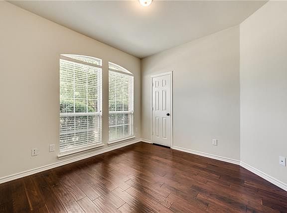 4th image of 431 Ambrose Dr