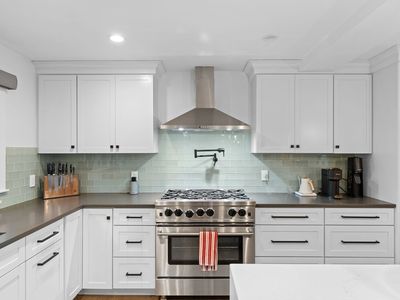 66 Audubon Dr, Newton, MA, 02467