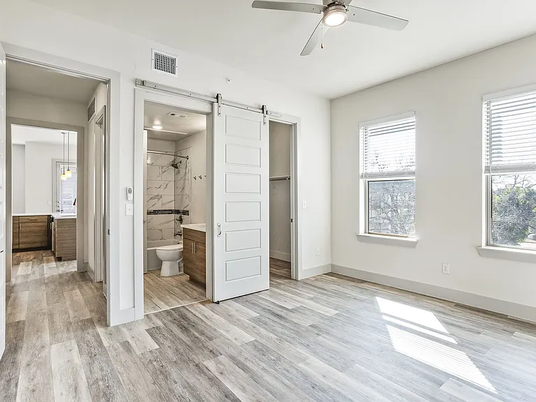 2712 Wingate St — Photo 24