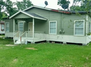 211 W Saint Charles Dr, Crosby, TX 77532