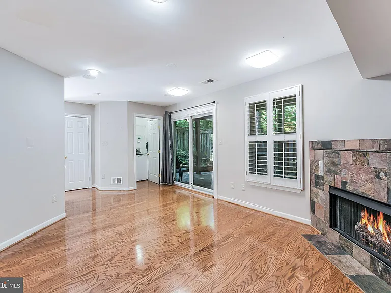 11485 Waterhaven Ct — Photo 8