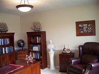 4th image of 1653 Cantebury Ln