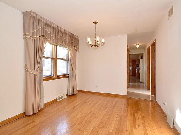 5th image of 4010 N Osceola Ave