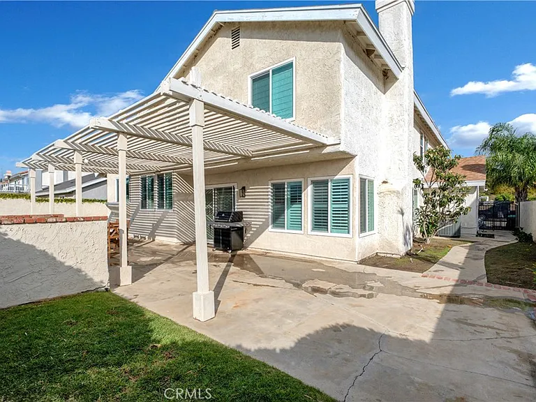 4895 N Buttercreek Rd — Photo 36