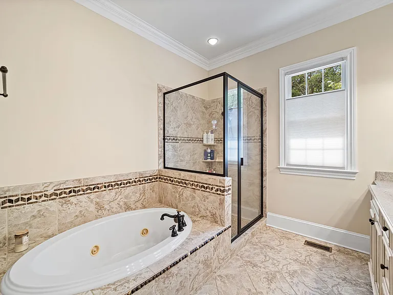 7517 Henson Forest Dr — Photo 14