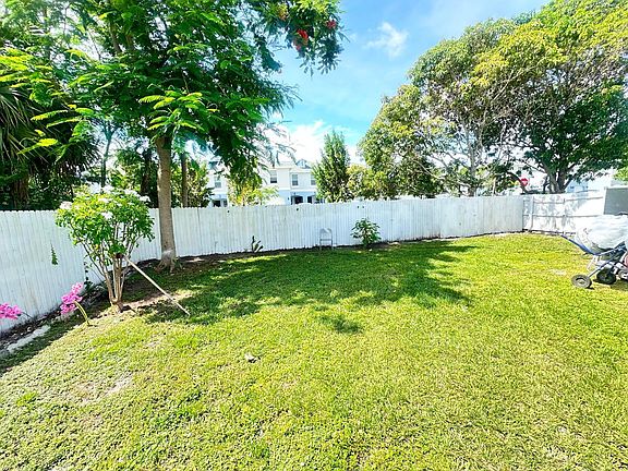 2nd image of 3842 Patio Court