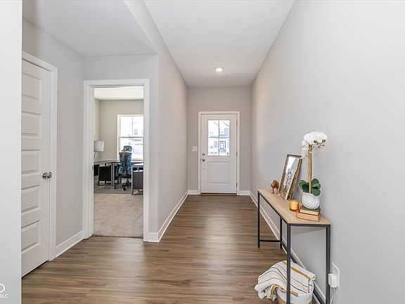 2nd image of 8576 Jeff Cir