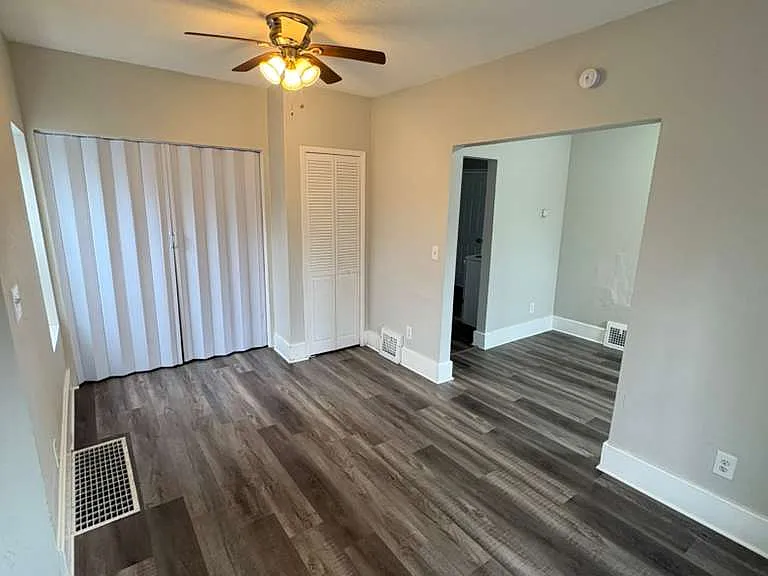 135 W Jackson St #135 — Photo 2