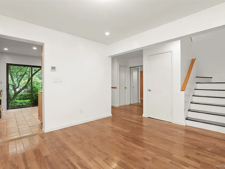 41 Rambling Brook Rd — Photo 3