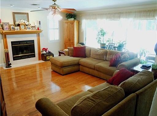 3rd image of 3721 Redwood Dr