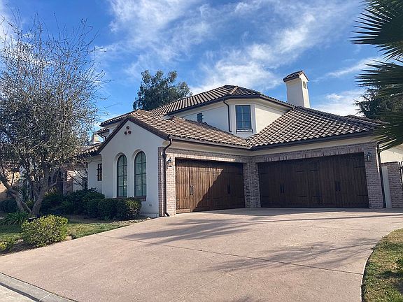 2nd image of 1351 E Carlyle Way