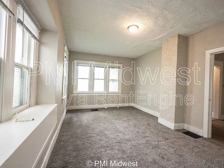 130 N Gladstone Ave — Photo 14