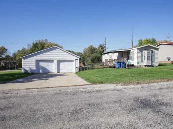 70 S Cedar St, Cedarville, IL 61013