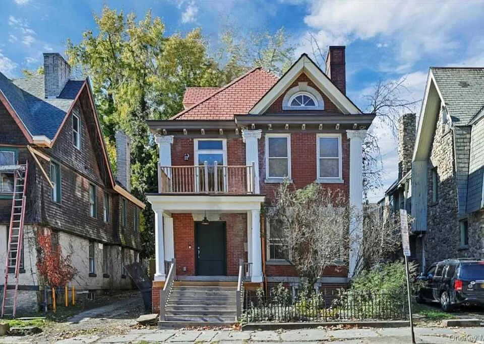 271 Liberty St #MAIN FLOOR