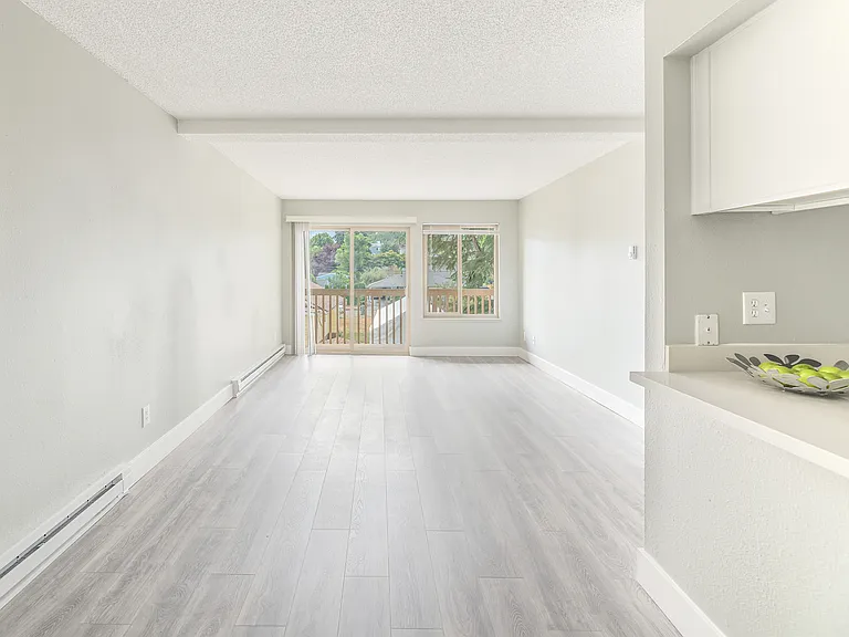 931 SW Holden St #205 — Photo 9