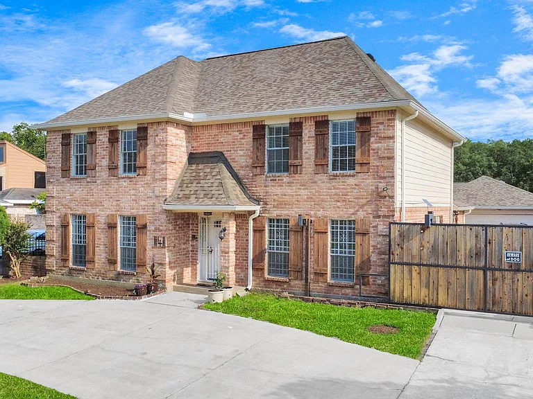 11411 Briar Forest Dr — Photo 3
