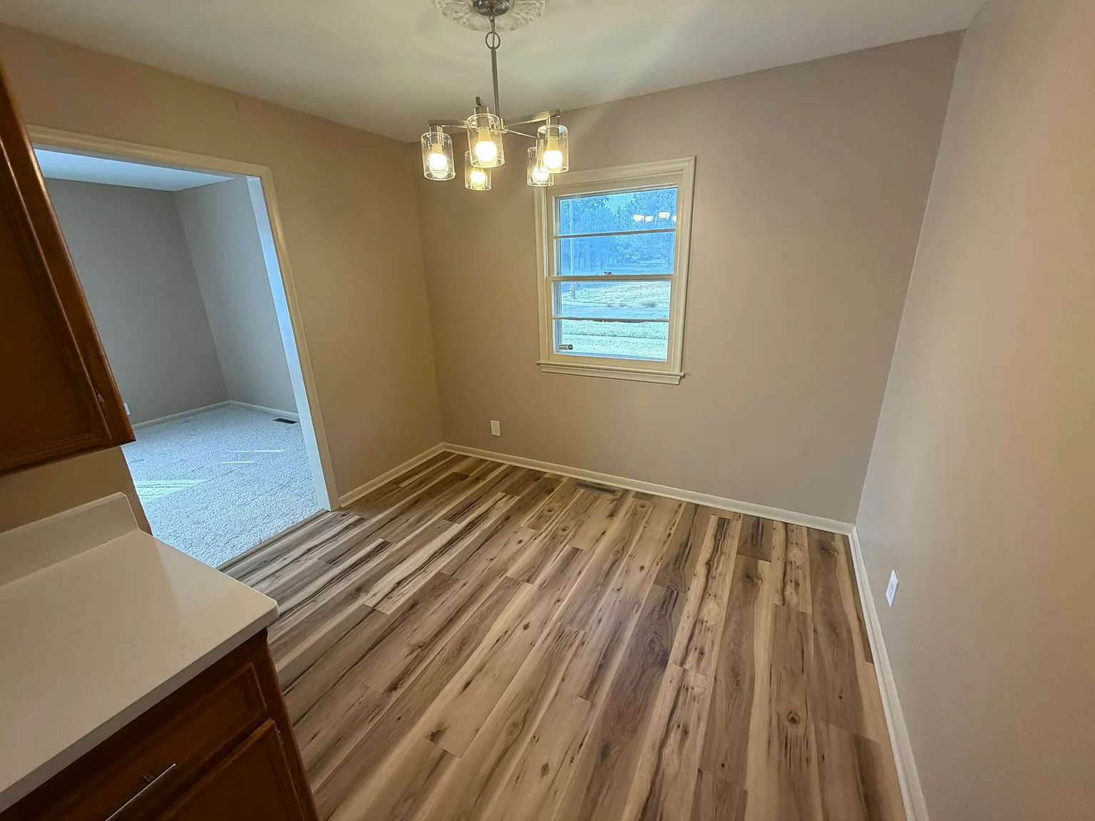 1402 Morgantown — Photo 3