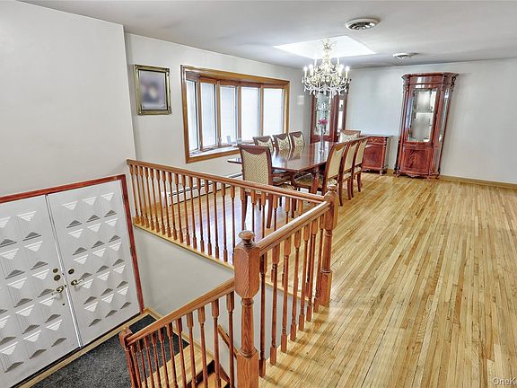 4th image of 18 Wilsher Drive