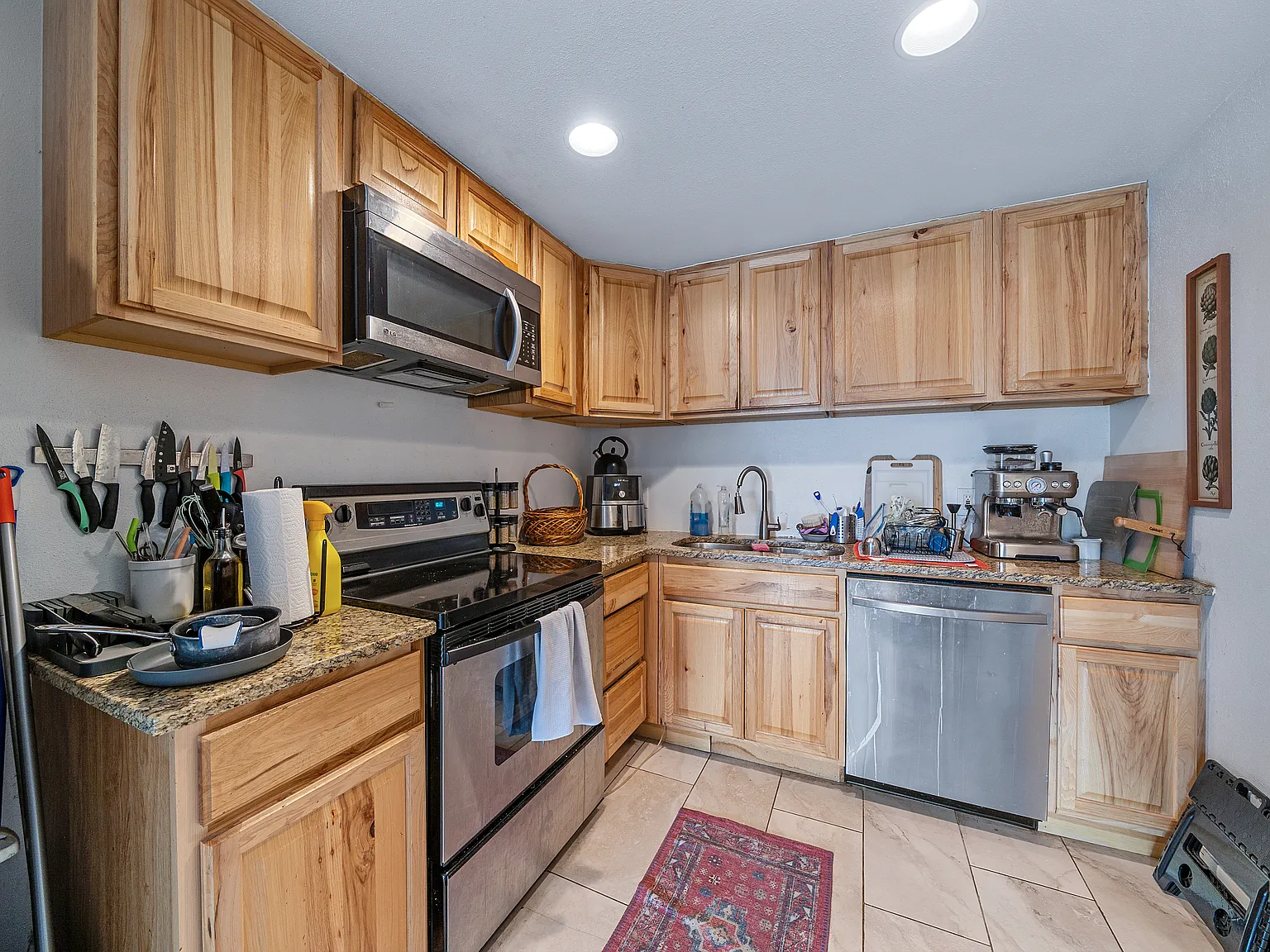 3 bed, 2000 sqft, $2,500 — Photo 1