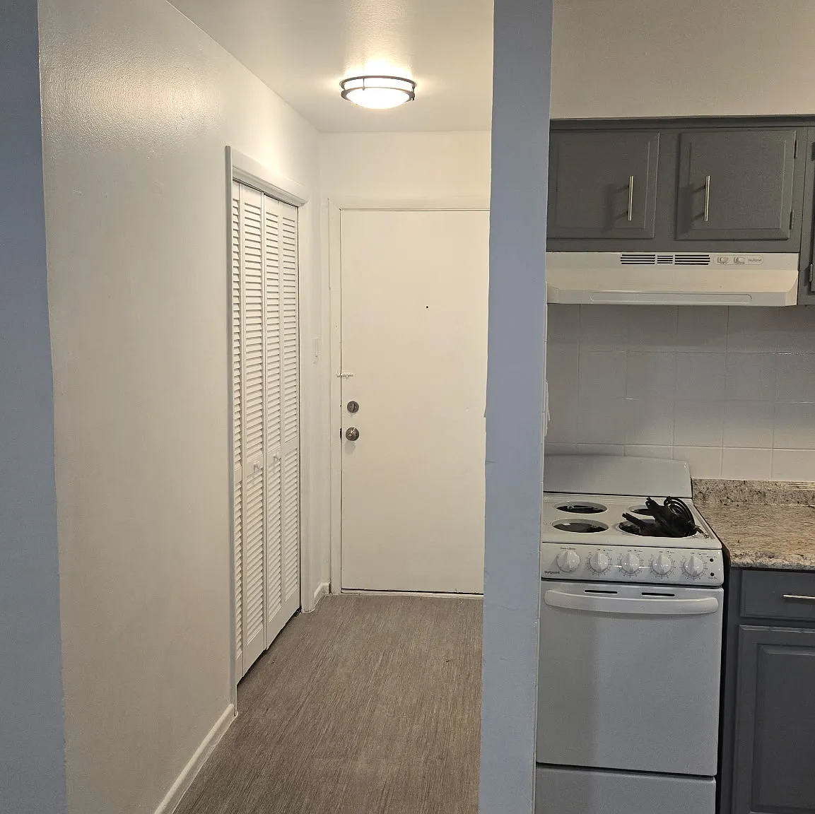 Studio, 475 sqft, $825 — Photo 2