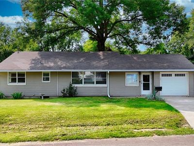 1001 Nebraska St, Weston, MO, 64098