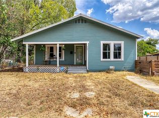 725 S Austin St, Seguin, TX 78155