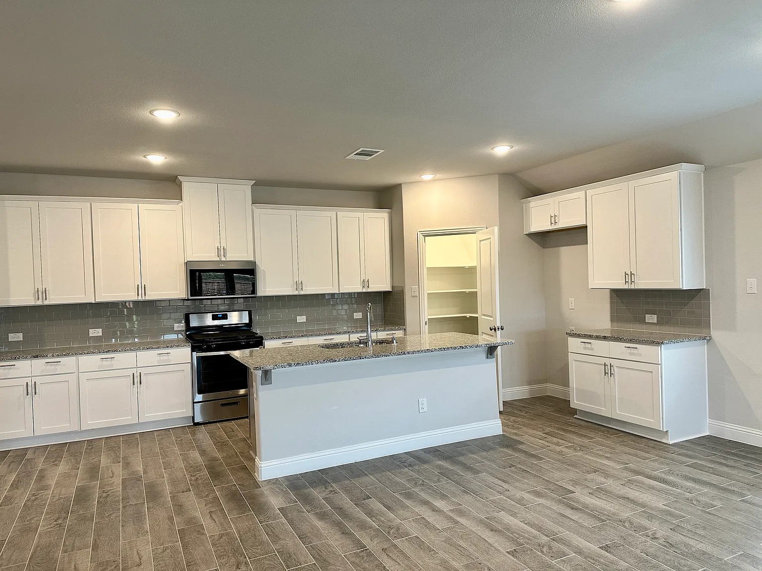 4 bed, 2174 sqft, $2,850 — Photo 1