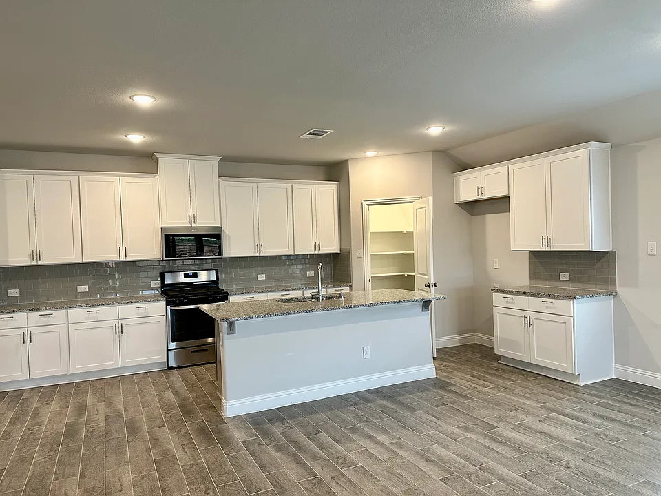 3504 Lillian Ct