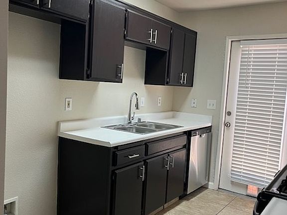 4th image of 3110 Brookside Dr #C