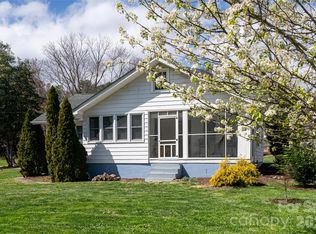 994 Riceville Rd, Asheville, NC 28805