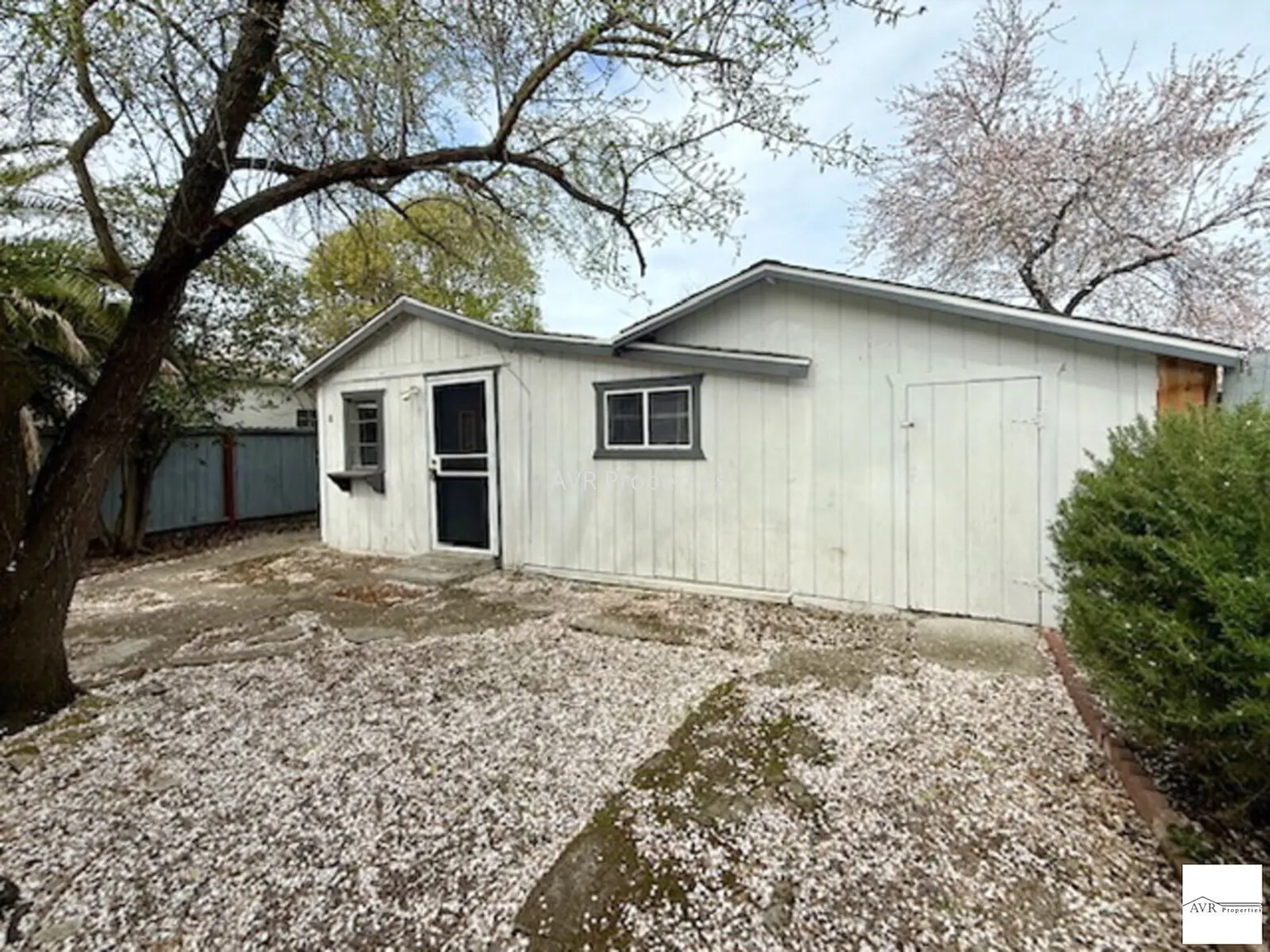 1838 Park St photo 1