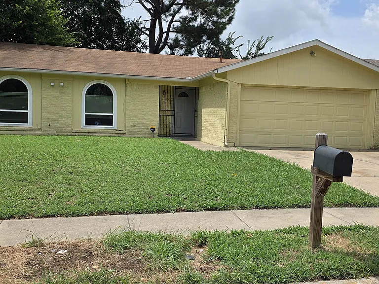 7508 Castillo Rd — Photo 1