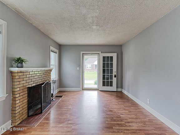 3rd image of 3019 Wirth Ave
