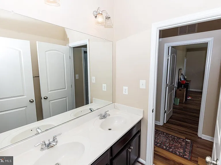 9203 Rice Ave — Photo 33