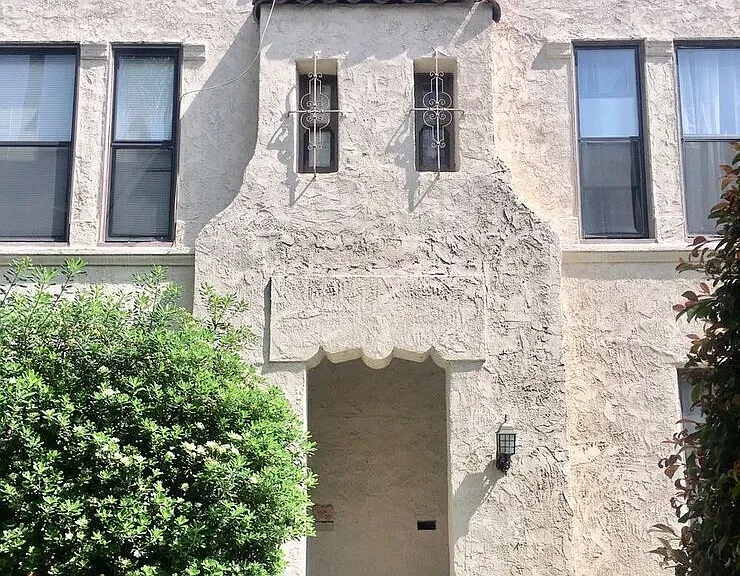 4526 Edgewood Pl #4526-1/2 — Photo 1