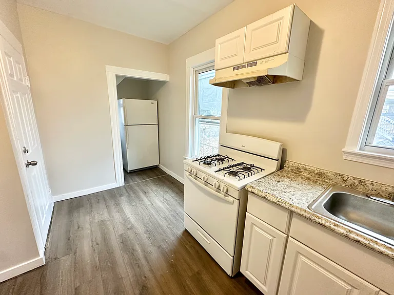 75 Sanford Ave #1 — Photo 3