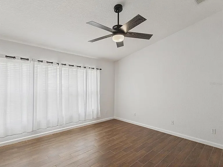 1055 Rock Harbor Ave — Photo 14