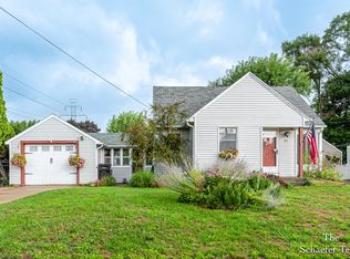 61 Bellevue St SW, Wyoming, MI 49548