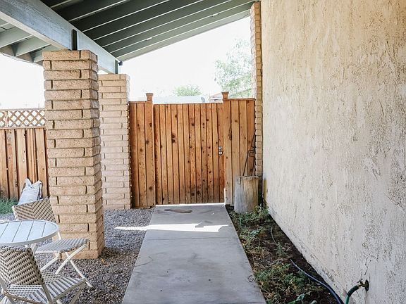 5th image of 1051 Peg St