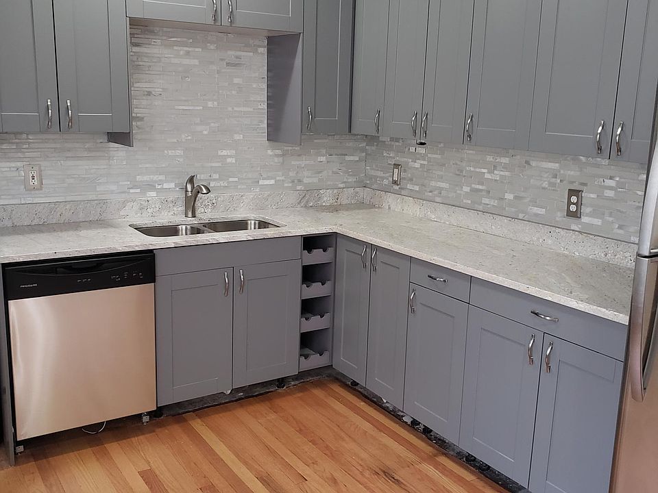 1st image of 6135 N Glenwood Ave APT 2